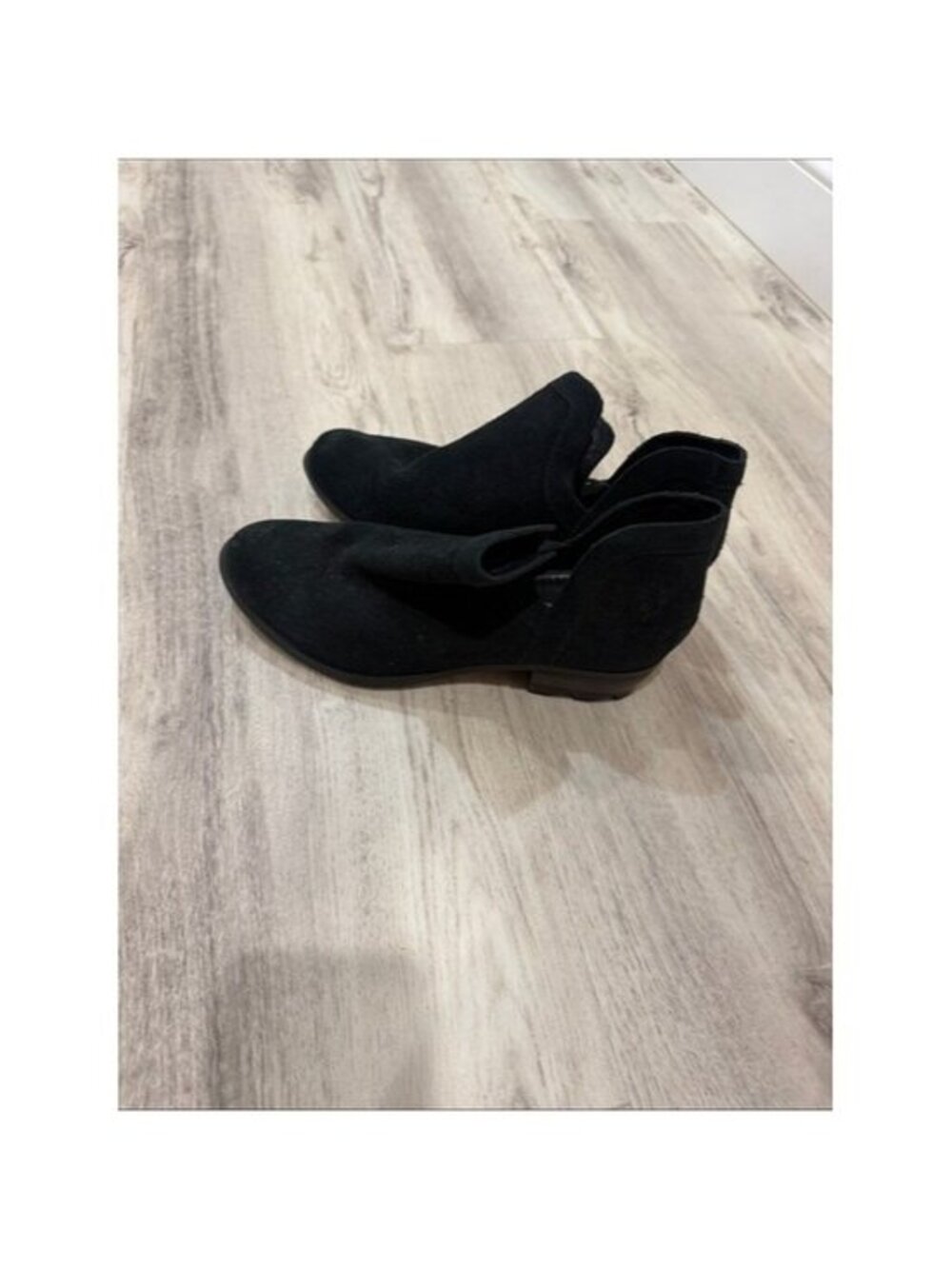Sorel lola  Black Suede Ankle Booties with Side Cutouts size 10